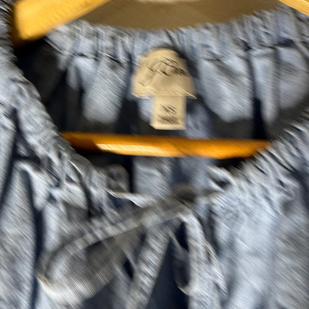 J Crew Short Sleeve‎ Tie Neck Chambray Top XS